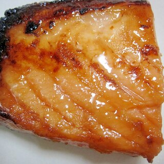 香り豊かな簡単鮭の柚子味噌漬け